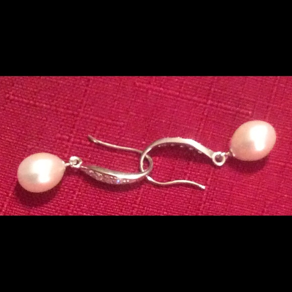 Beautiful AAA Freshwater Pearl Earrings - Picture 3 of 3